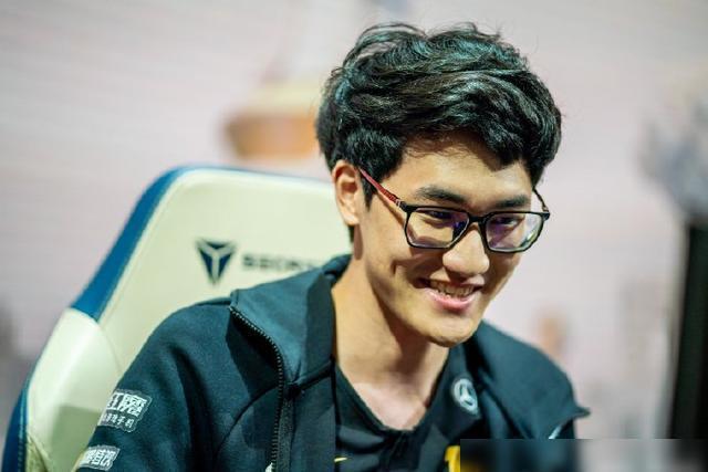 九游体育-包含Karsa在中国队比赛中战术调整,高光表现引发热议!的词条