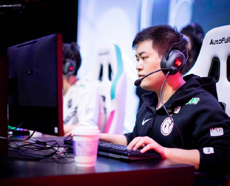 九游体育-TheShy巅峰对决,Ning与40激战C9分钟,逆转胜负难料!的简单介绍